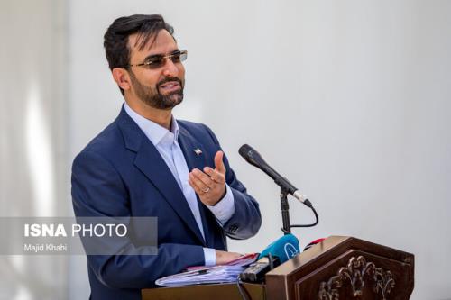 آذری جهرمی: نمی توان چشم خودرا بر تحولات مهم فناوری اطلاعات بست
