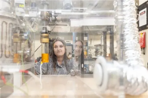 یک دانشجو غبار کیهانی ساخت!